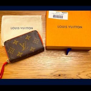 ❌SOLD ❌Authentic Louis Vuitton Multicartes